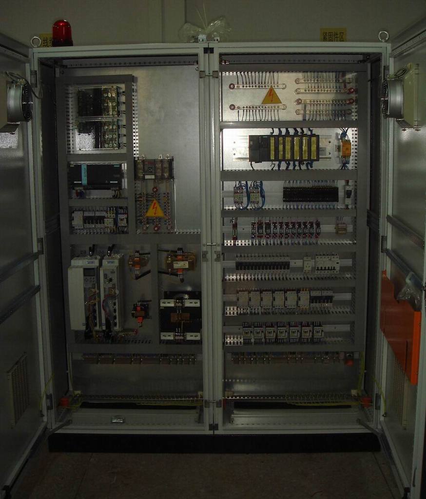 PLC邏輯控制柜PLC邏輯控制柜"適應環境，也就適應了問題"